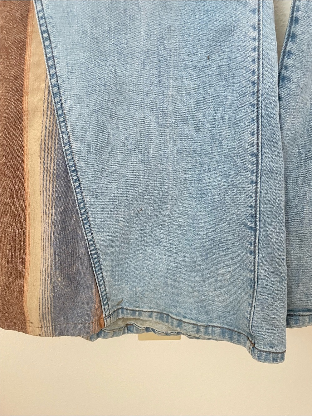 Wrangler X Pendelton Women's Trumpet Flare Jean in Light Wash Denim Size 32 Rare - Picture 11 of 16